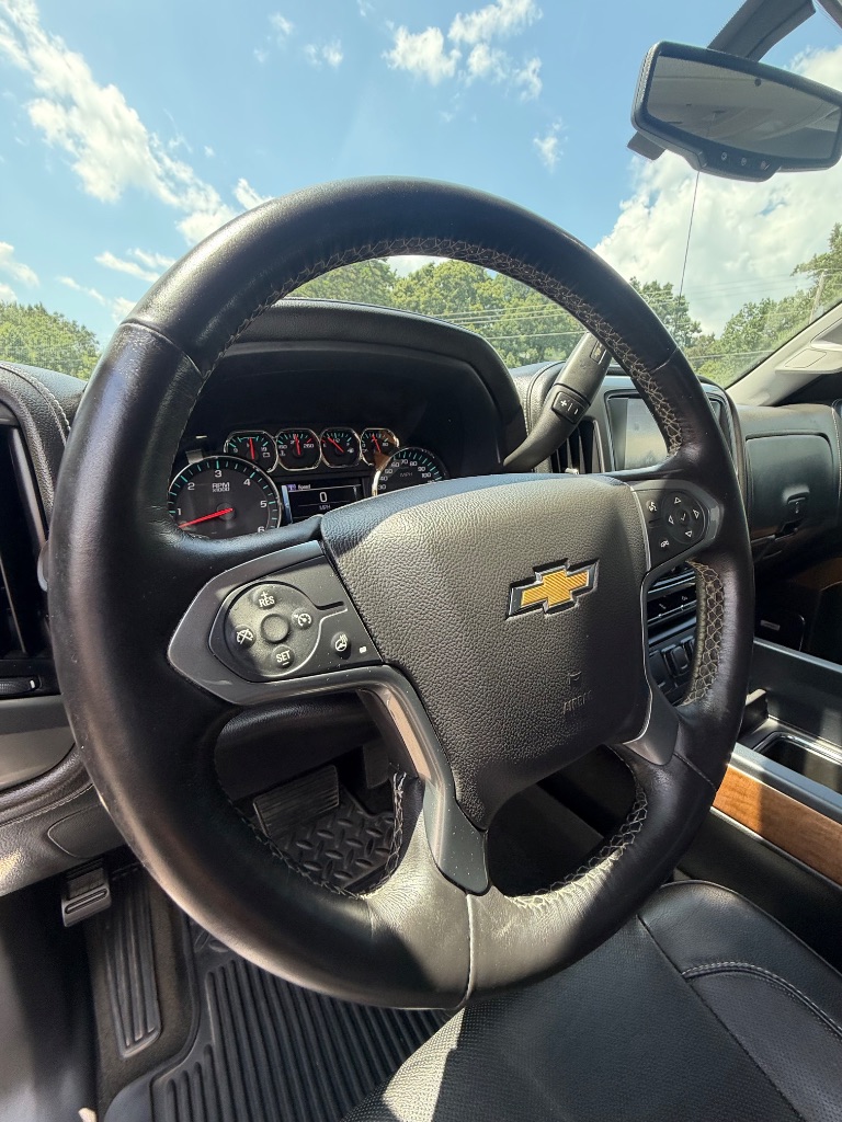 2016 Chevrolet Silverado - $17,877