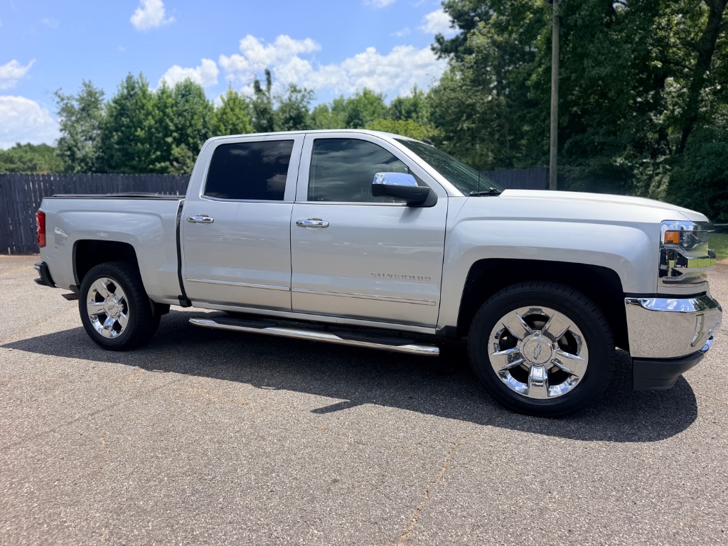 2016 Chevrolet Silverado - $17,877