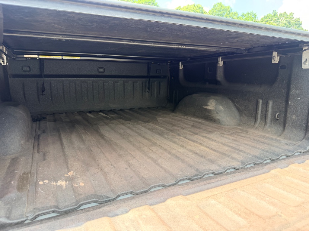 2016 Chevrolet Silverado - $17,877