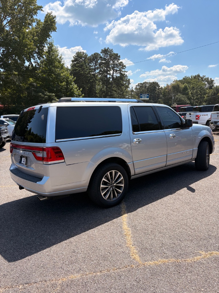 2017 Lincoln Navigator - $13,527
