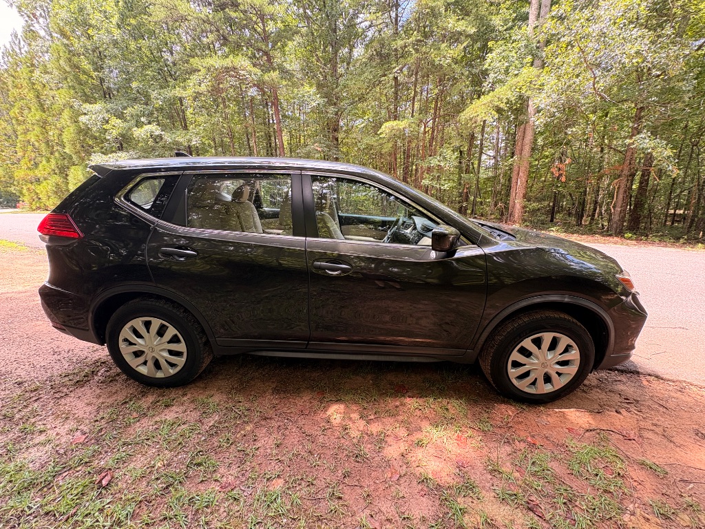 2017 Nissan Rogue - $9,288