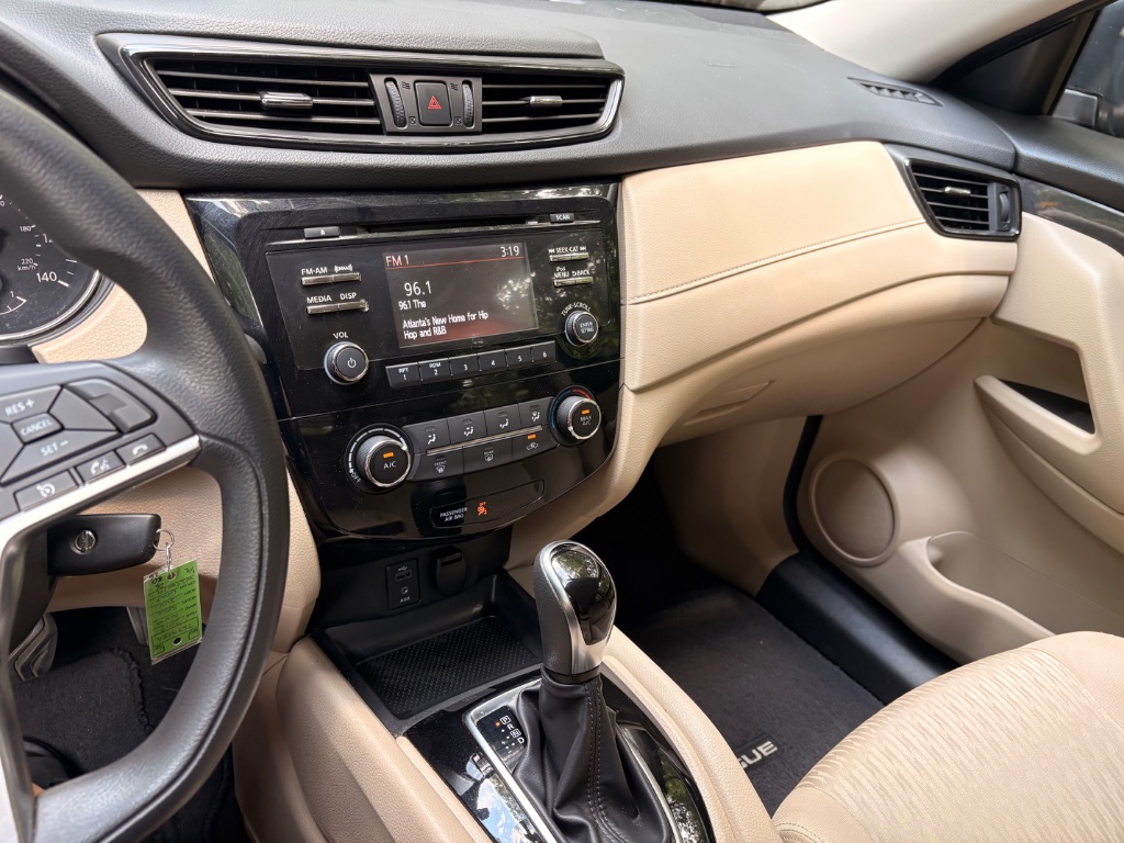2017 Nissan Rogue - $9,288
