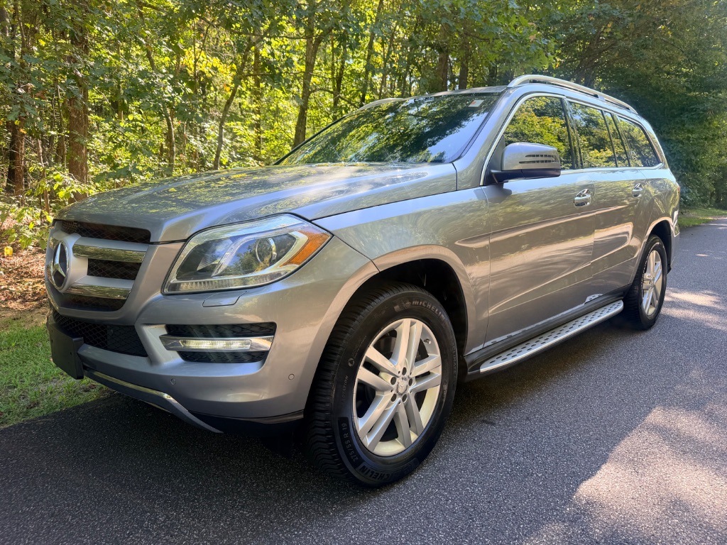 2016 Mercedes-Benz GL-Class - $9,878