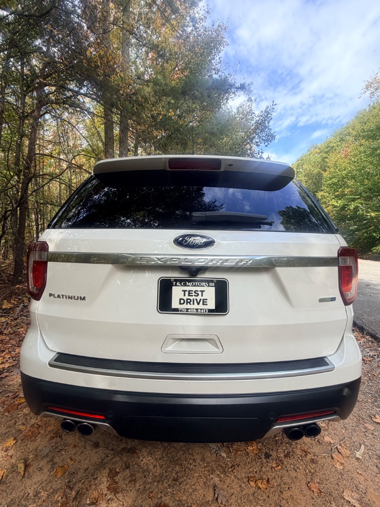 2018 Ford Explorer - $13,875