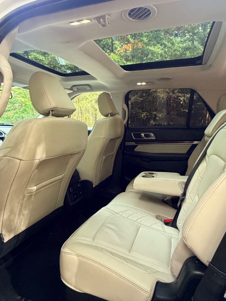 2018 Ford Explorer - $13,875
