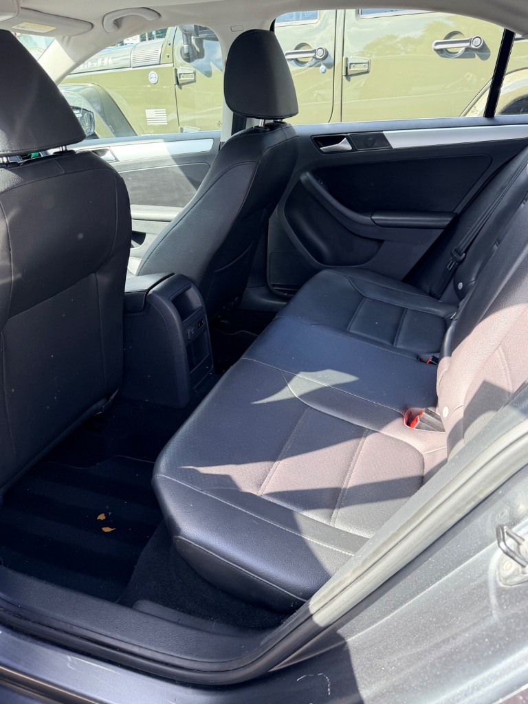 2014 Volkswagen Jetta - $7,454
