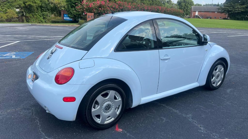 2000 Volkswagen Beetle - $4,799