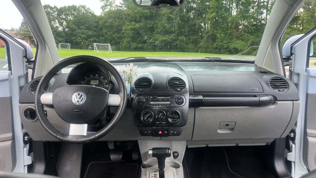 2000 Volkswagen Beetle - $4,799