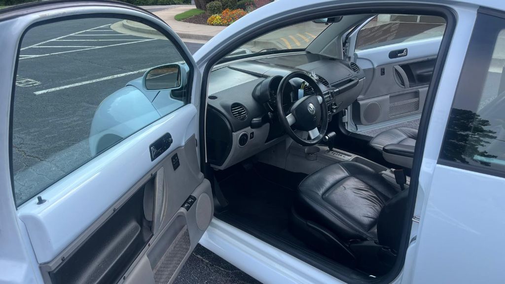 2000 Volkswagen Beetle - $4,799