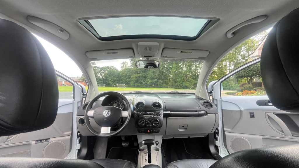 2000 Volkswagen Beetle - $4,799