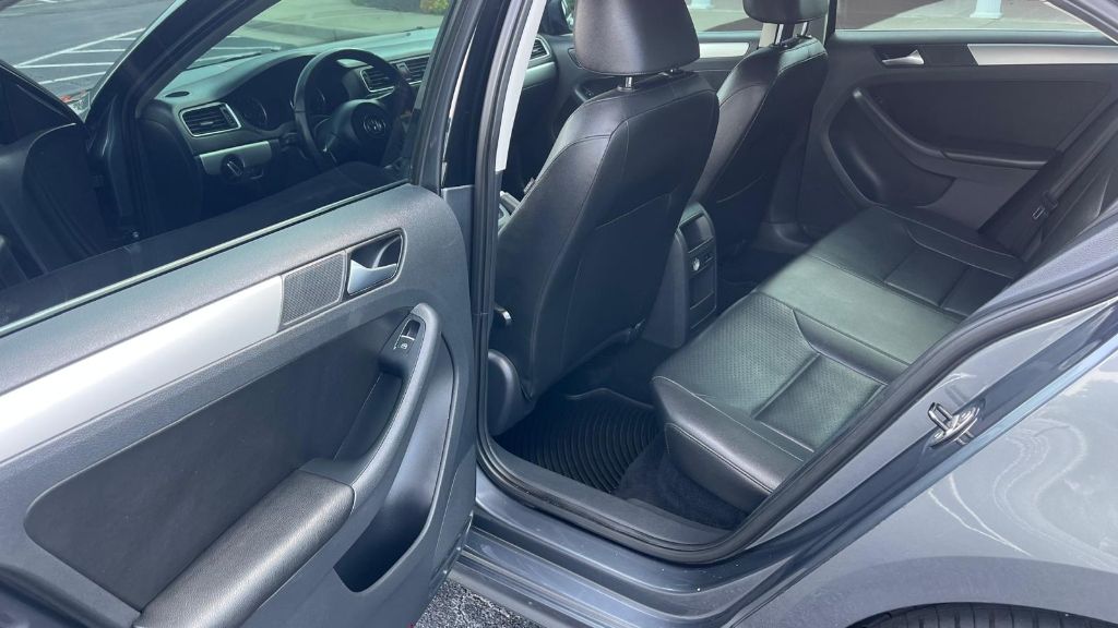2013 Volkswagen Jetta - $7,299