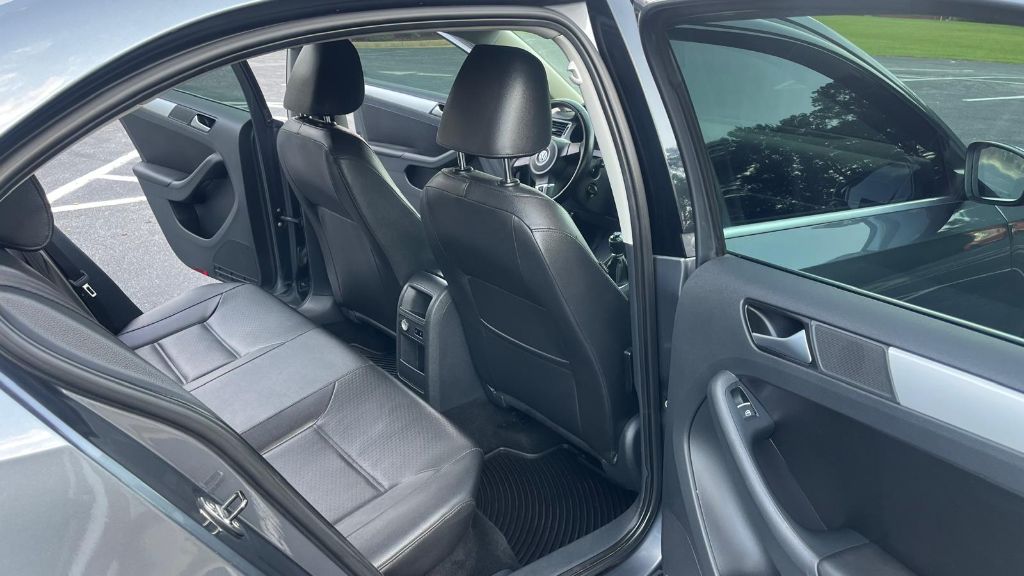 2013 Volkswagen Jetta - $7,299