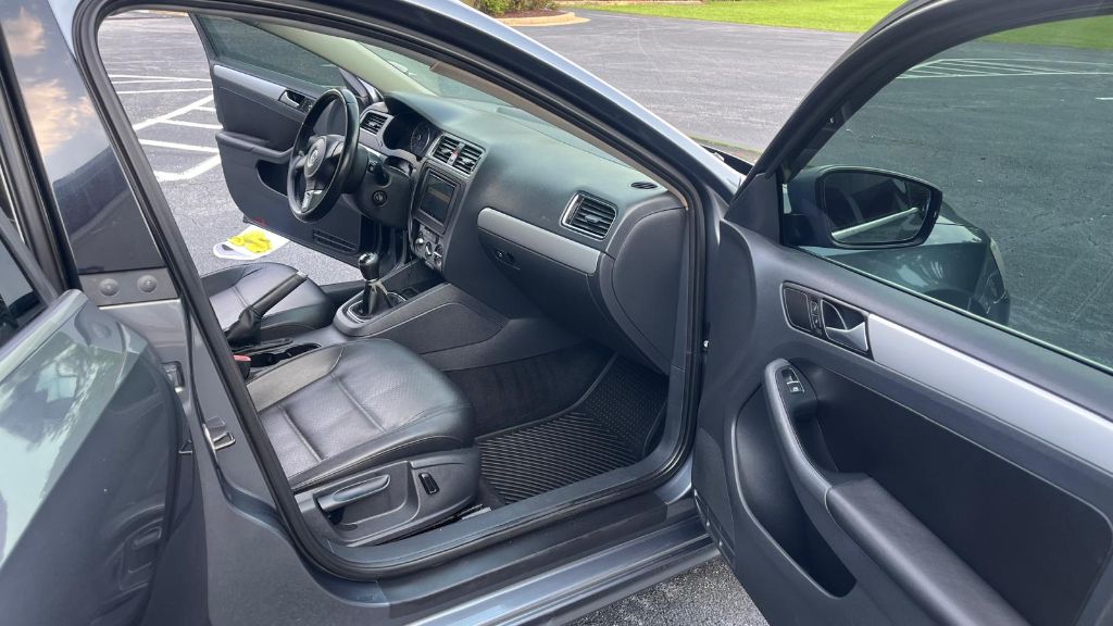 2013 Volkswagen Jetta - $7,299