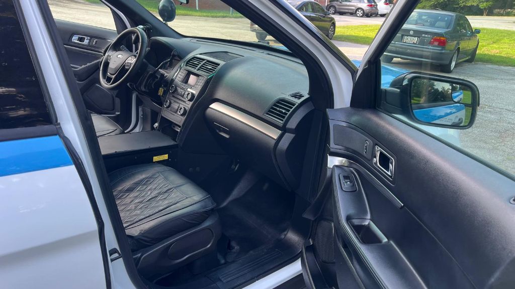 2017 Ford Explorer - $8,499