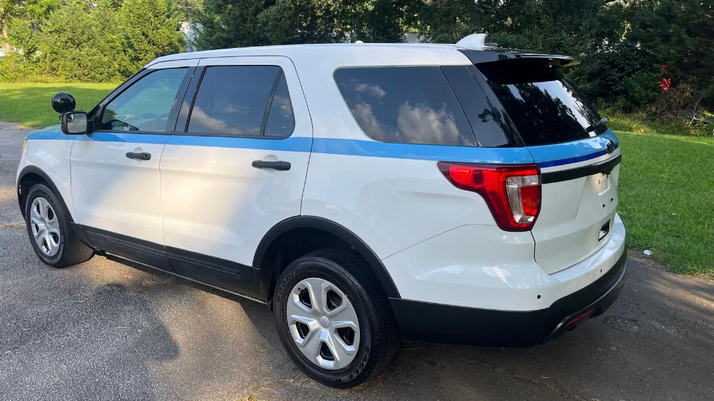 2017 Ford Explorer - $8,499