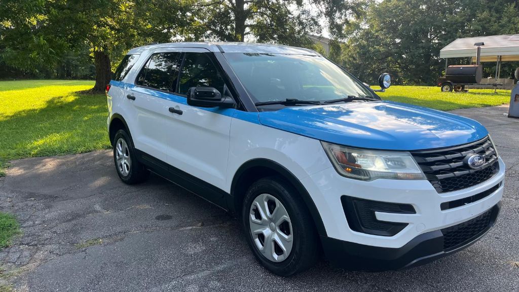2017 Ford Explorer - $8,499