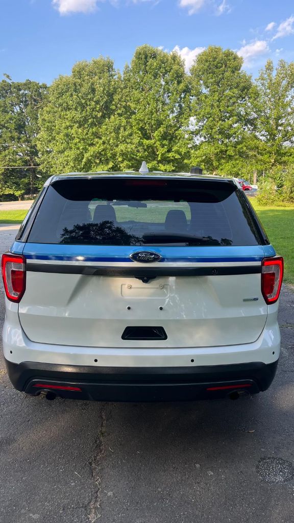 2017 Ford Explorer - $8,499