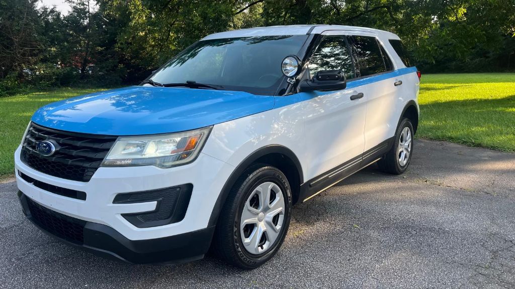 2017 Ford Explorer - $8,499