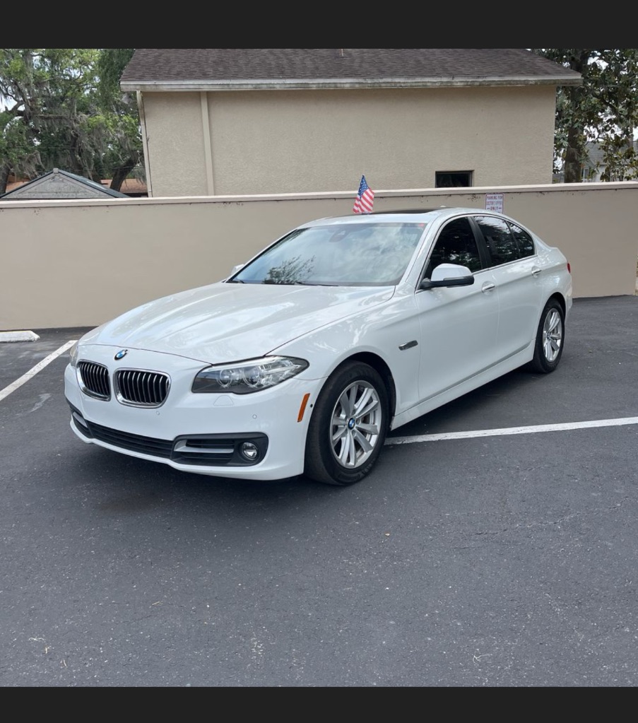 2016 BMW 5-Series 528i photo