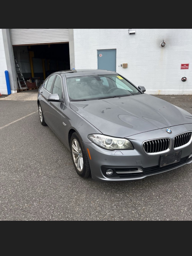 2016 BMW 5-Series 528xi photo