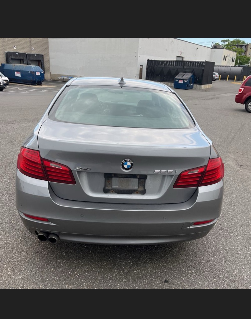 2016 BMW 5-Series 528xi photo