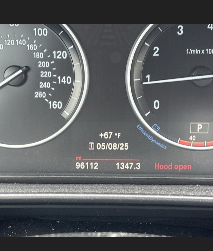 2016 BMW 5-Series 528xi photo