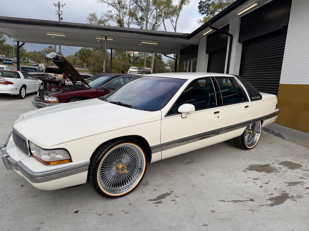 1993 Buick Roadmaster - $15,990