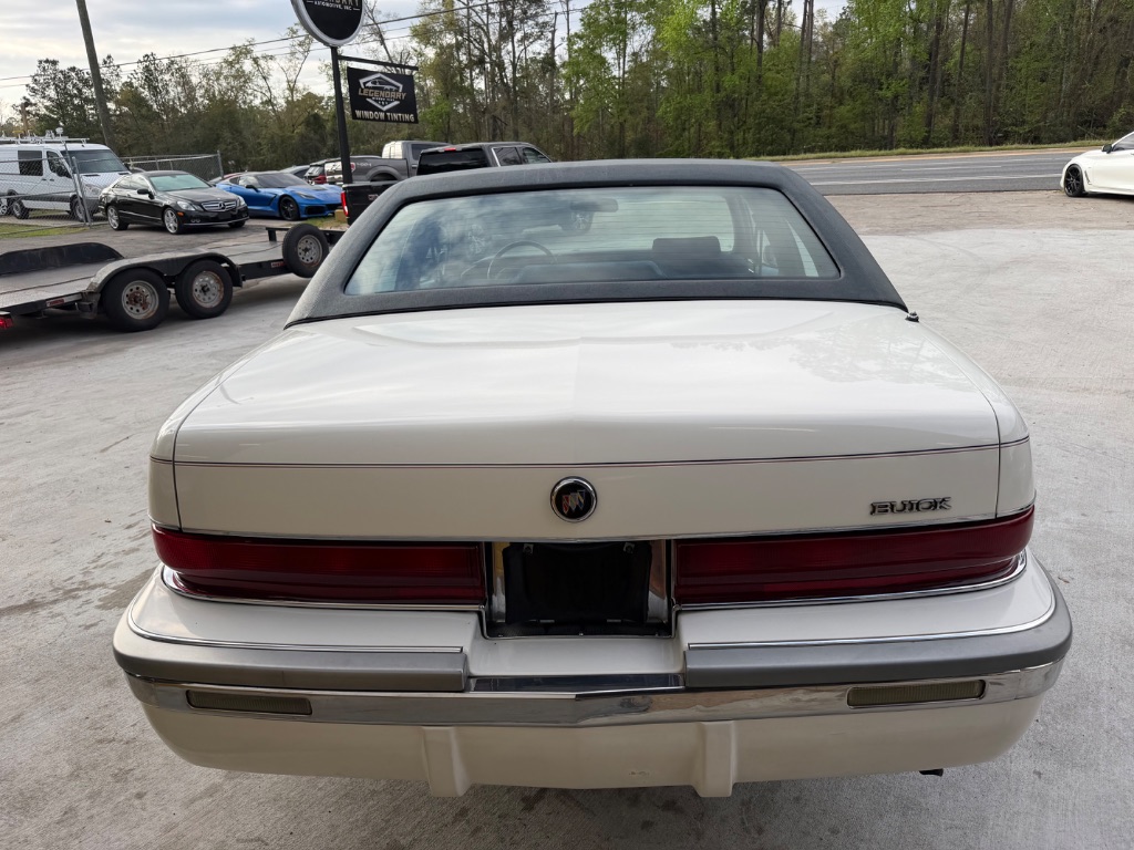 1993 Buick Roadmaster - $15,990
