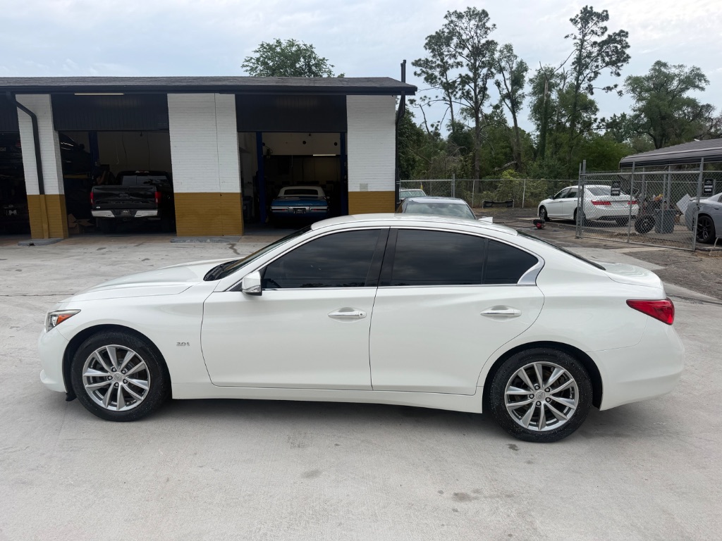 2017 INFINITI Q50 - $15,990