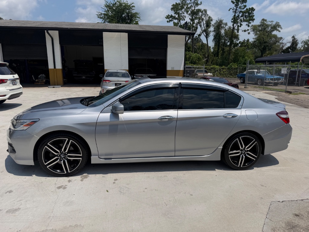 2016 Honda Accord - $15,990