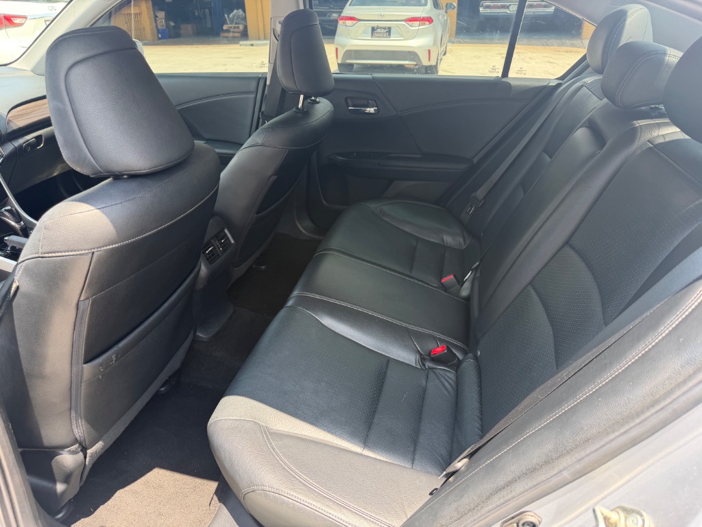 2016 Honda Accord - $15,990