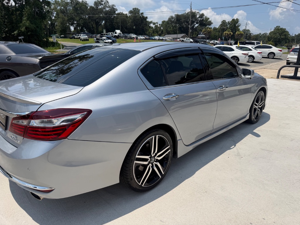2016 Honda Accord - $15,990