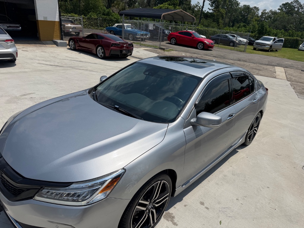 2016 Honda Accord - $15,990