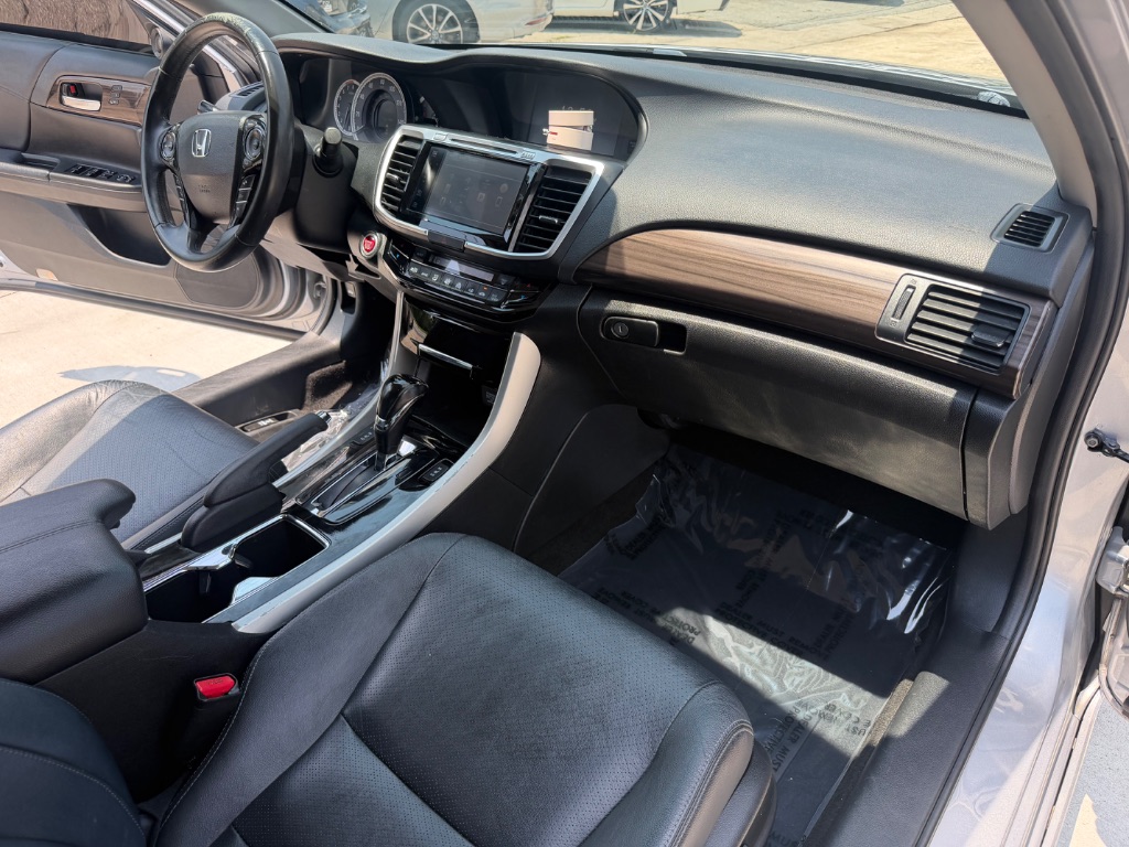 2016 Honda Accord - $15,990