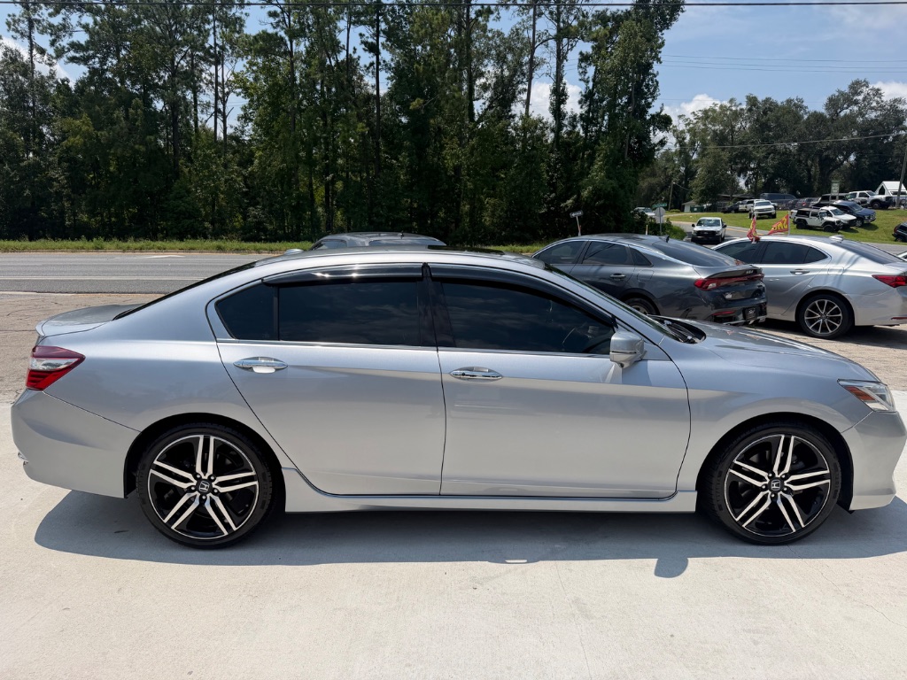 2016 Honda Accord - $15,990