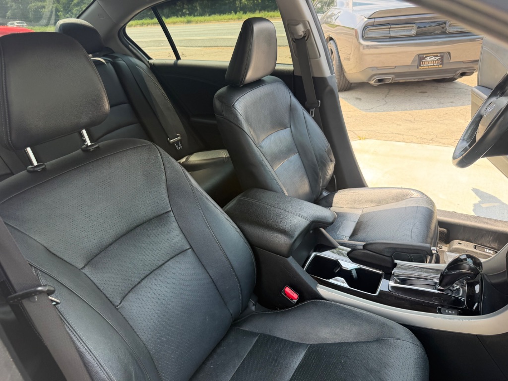 2016 Honda Accord - $15,990