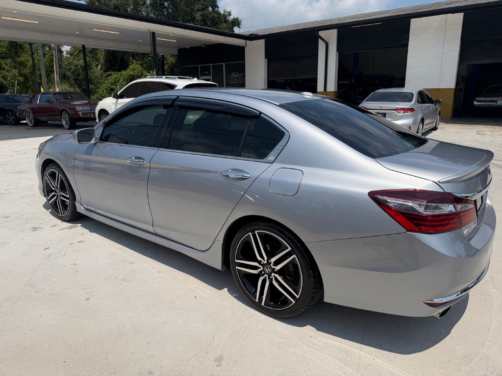 2016 Honda Accord - $15,990