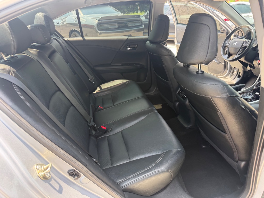 2016 Honda Accord - $15,990