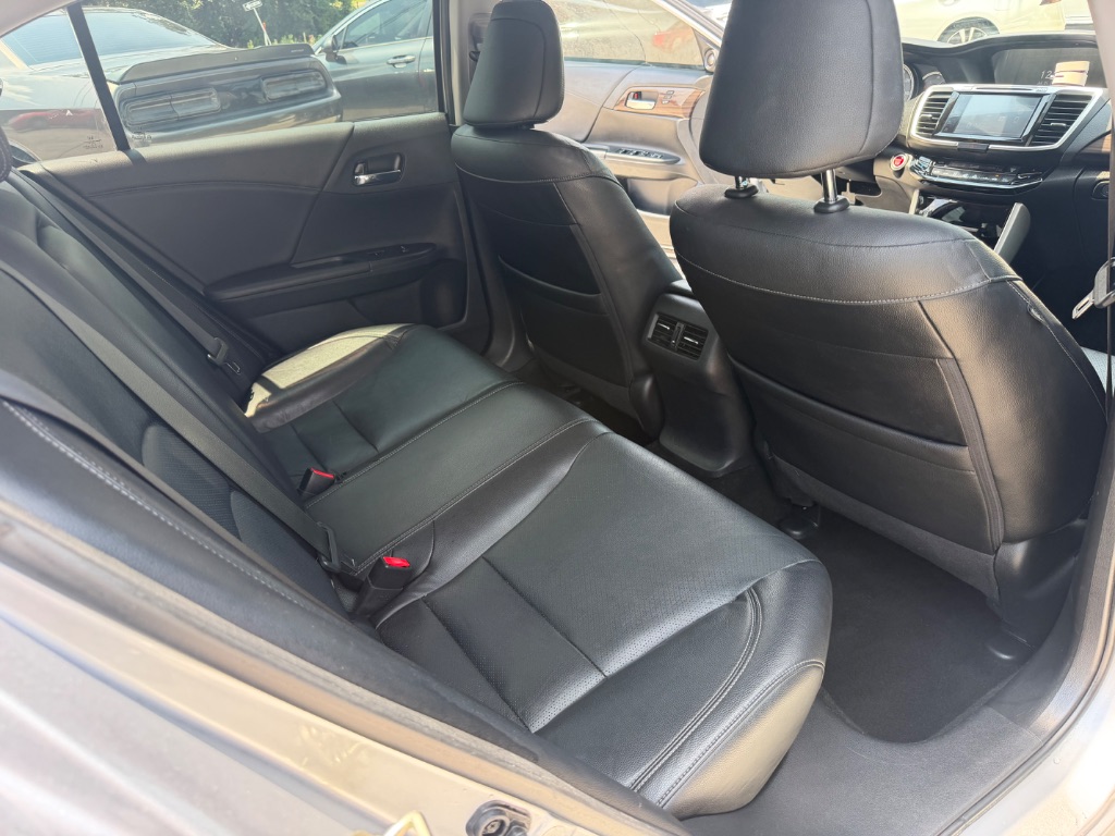 2016 Honda Accord - $15,990