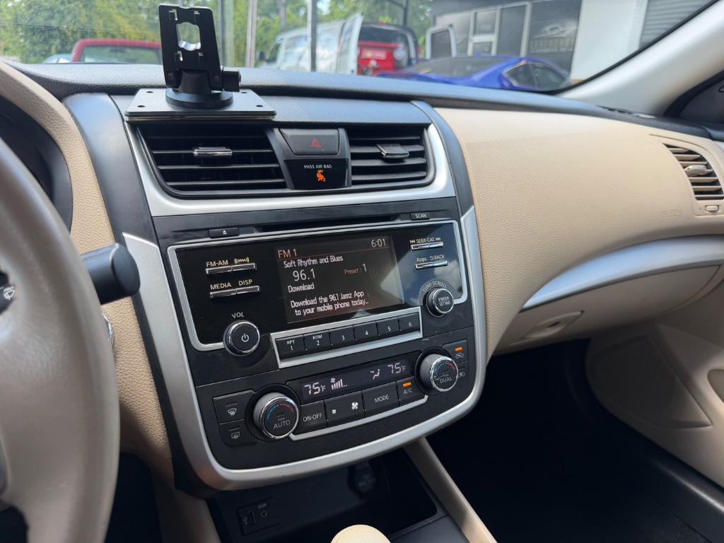 2016 Nissan Altima - $12,990