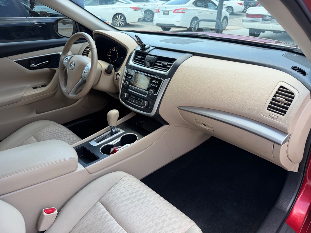 2016 Nissan Altima - $12,990