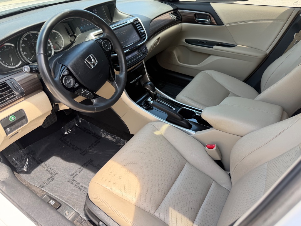 2016 Honda Accord - $18,990