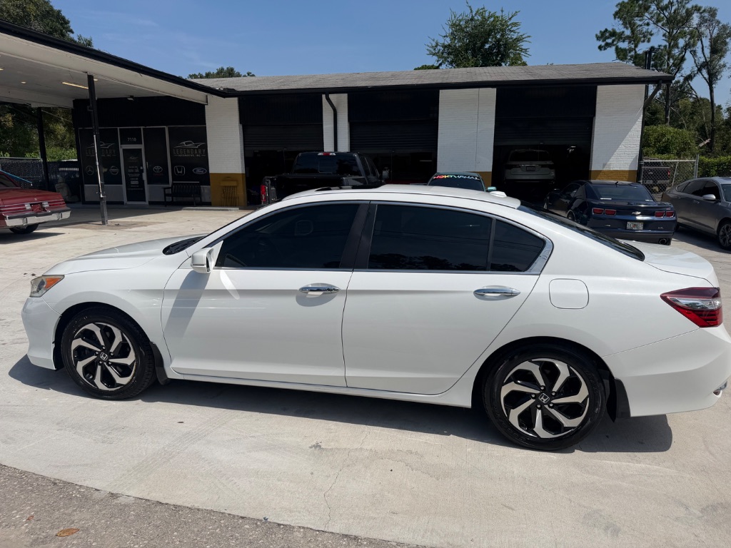 2016 Honda Accord - $18,990
