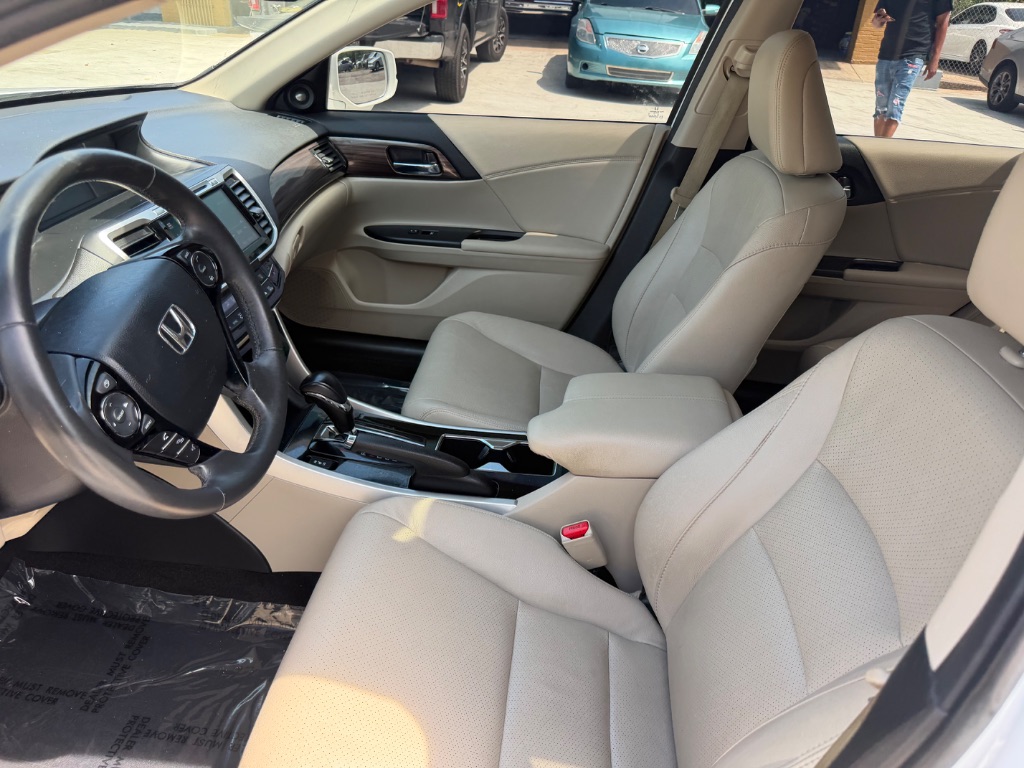 2016 Honda Accord - $18,990