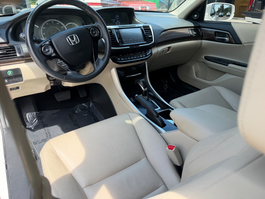 2016 Honda Accord - $18,990