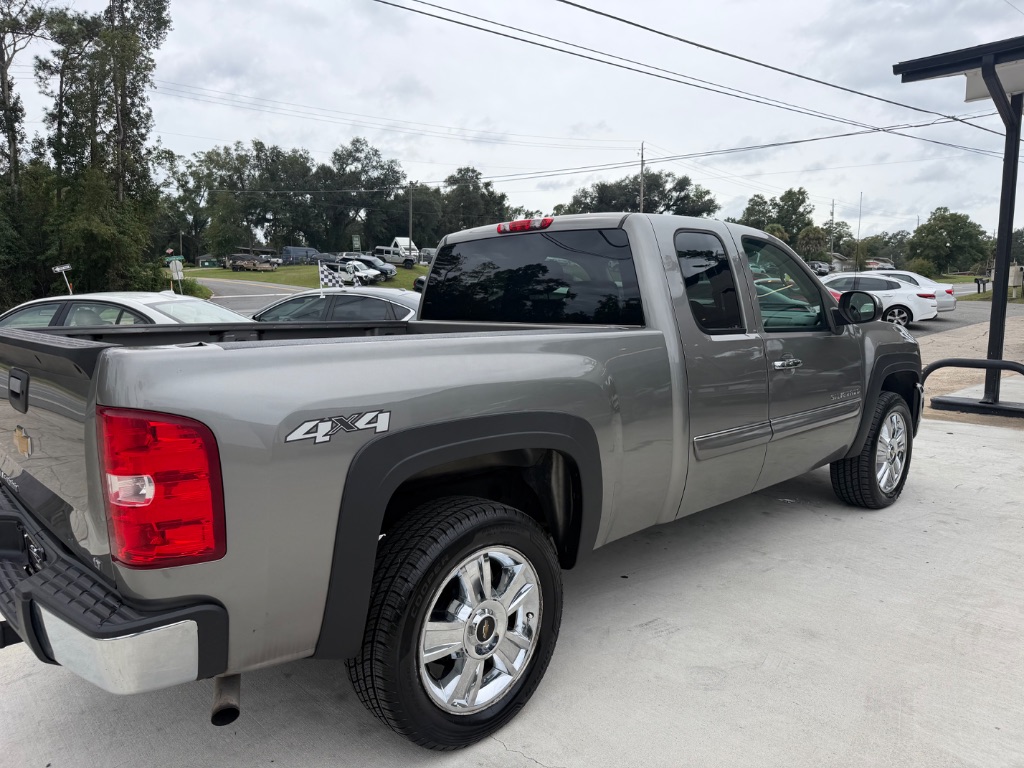 2013 Chevrolet Silverado - $15,990