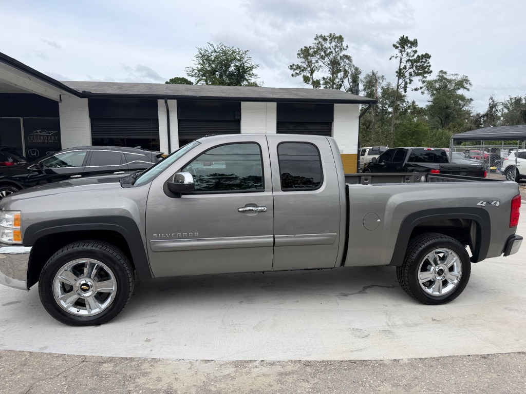 2013 Chevrolet Silverado - $15,990