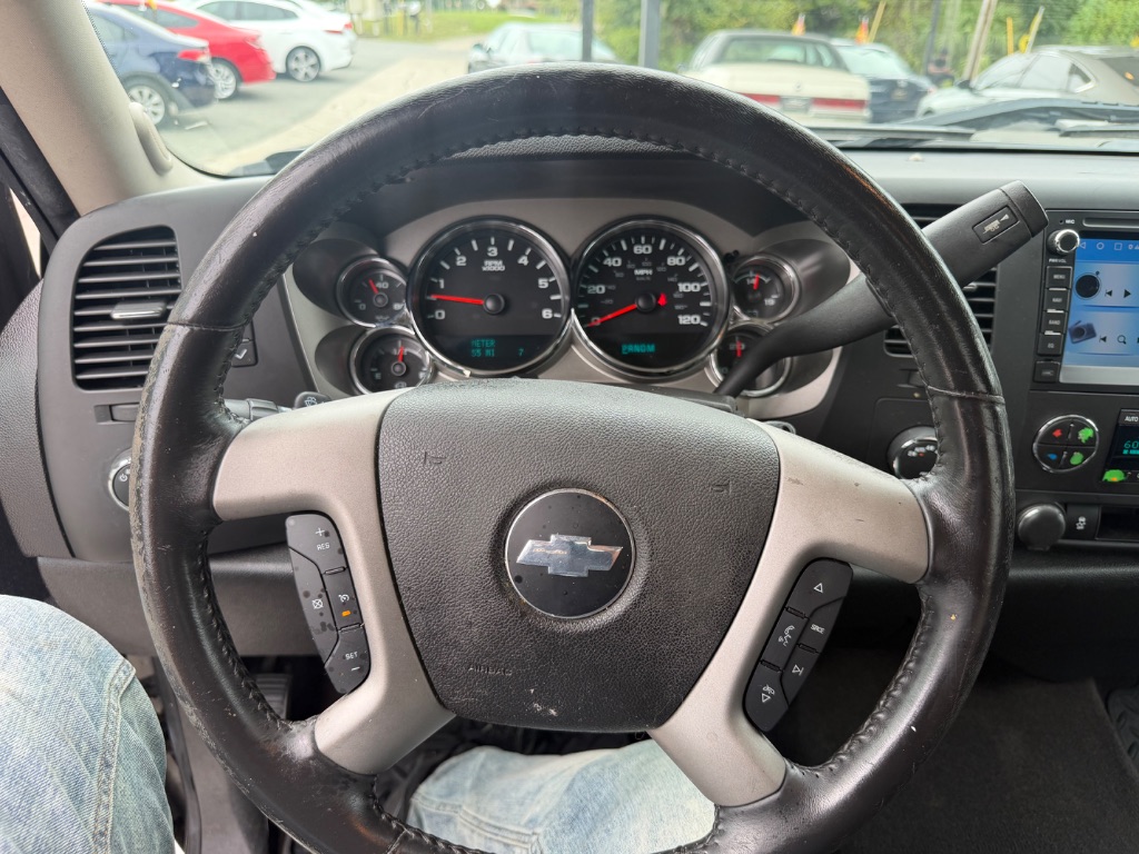2013 Chevrolet Silverado - $15,990