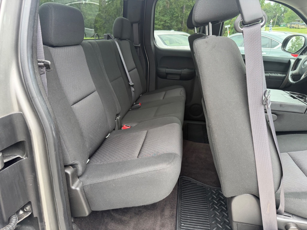 2013 Chevrolet Silverado - $15,990