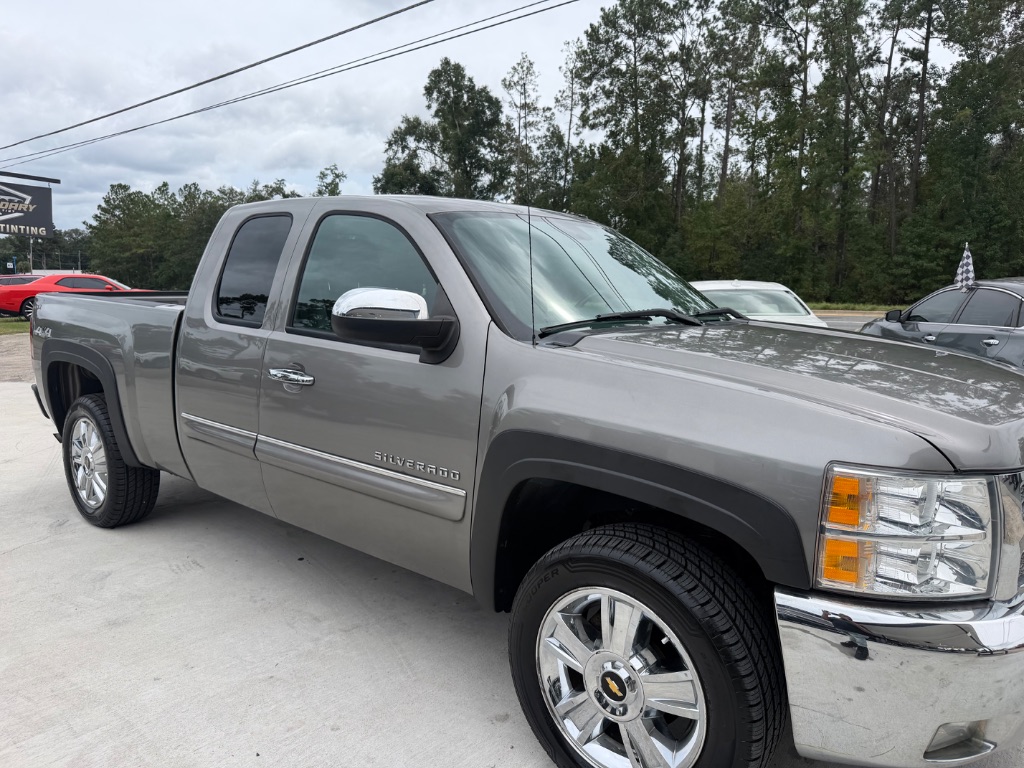 2013 Chevrolet Silverado - $15,990
